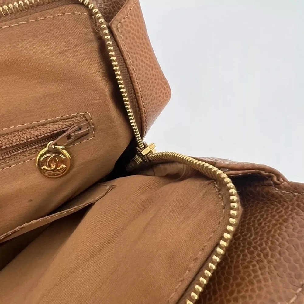 Vintage 90’s Chanel Caviar Leather Pebbled Logo Embossed Stitch Shoulder Bag Y2K